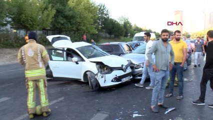 Tem bağlantı yolunda zincirleme kaza 1'i ağır, 4 yaralı