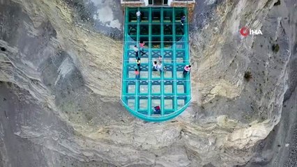 Türkiye'nin en uzun cam seyir terasına ziyaretçi akını