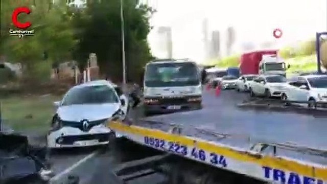 TEM bağlantı yolunda 7 araçlık zincirleme kaza: Yaralılar var