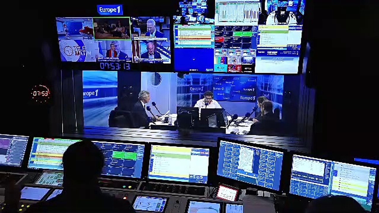 Mairie de Paris : Cédric Villani va annoncer sa candidature, au grand dam d'Emmanuel Macron