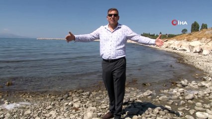 Van Gölü’nde su seviye farkı düşüyor