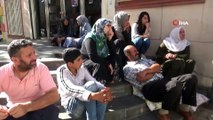 Çocukları dağa kaçırılan ailelerin HDP önündeki eylemi 2. gününde