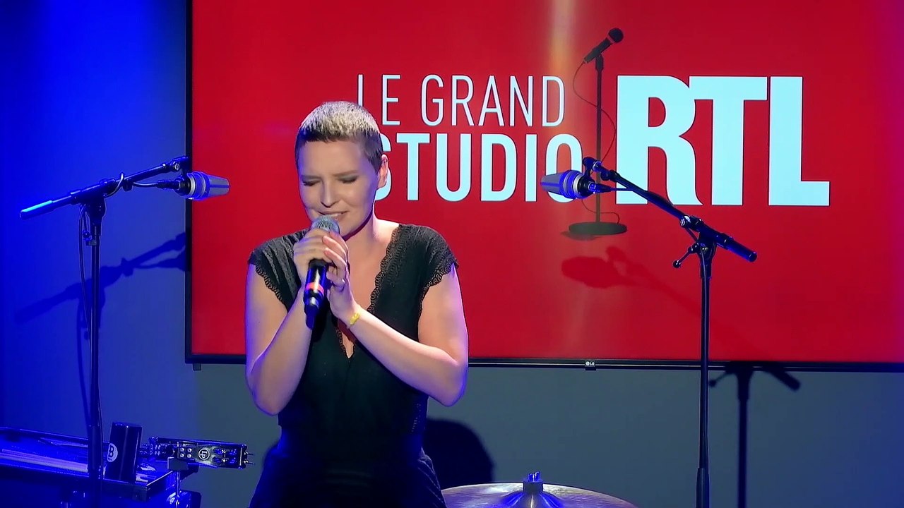 Anne Sila - Il est tard (Live) - Le Grand studio RTL