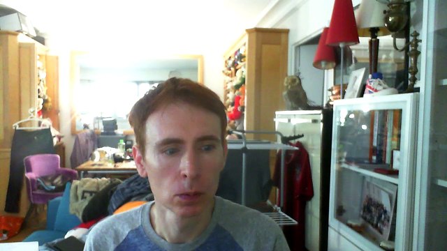 Wiwi égratigne hands are shaking de Brice Conrad & Louisa Rose