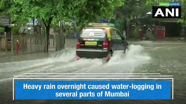 Heavy rains lash Mumbai