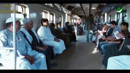 مشهد الام و ابنها في القطار