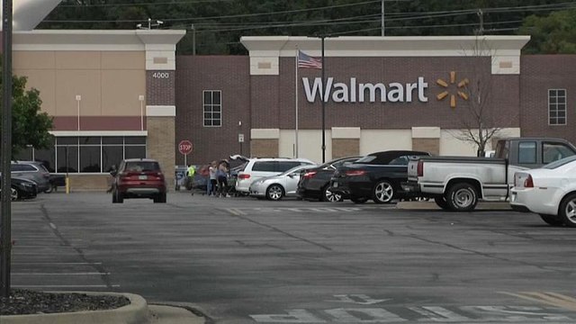 Walmart: Stop alle munizioni per fucili d'assalto . Il colosso si arrende alle pressioni