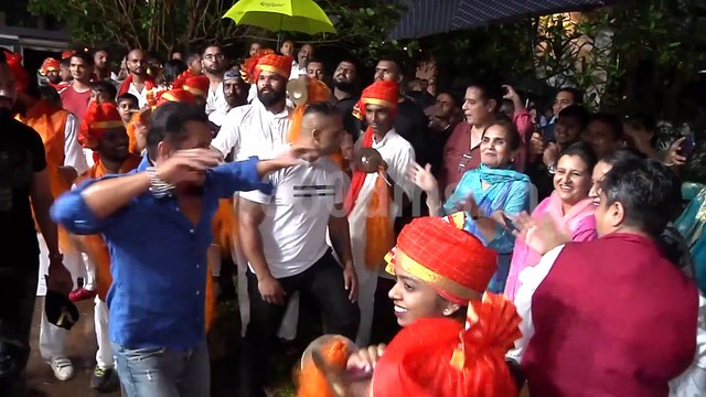 Salman Khan Dance with Alvira's daughter at Ganpati Visarjan