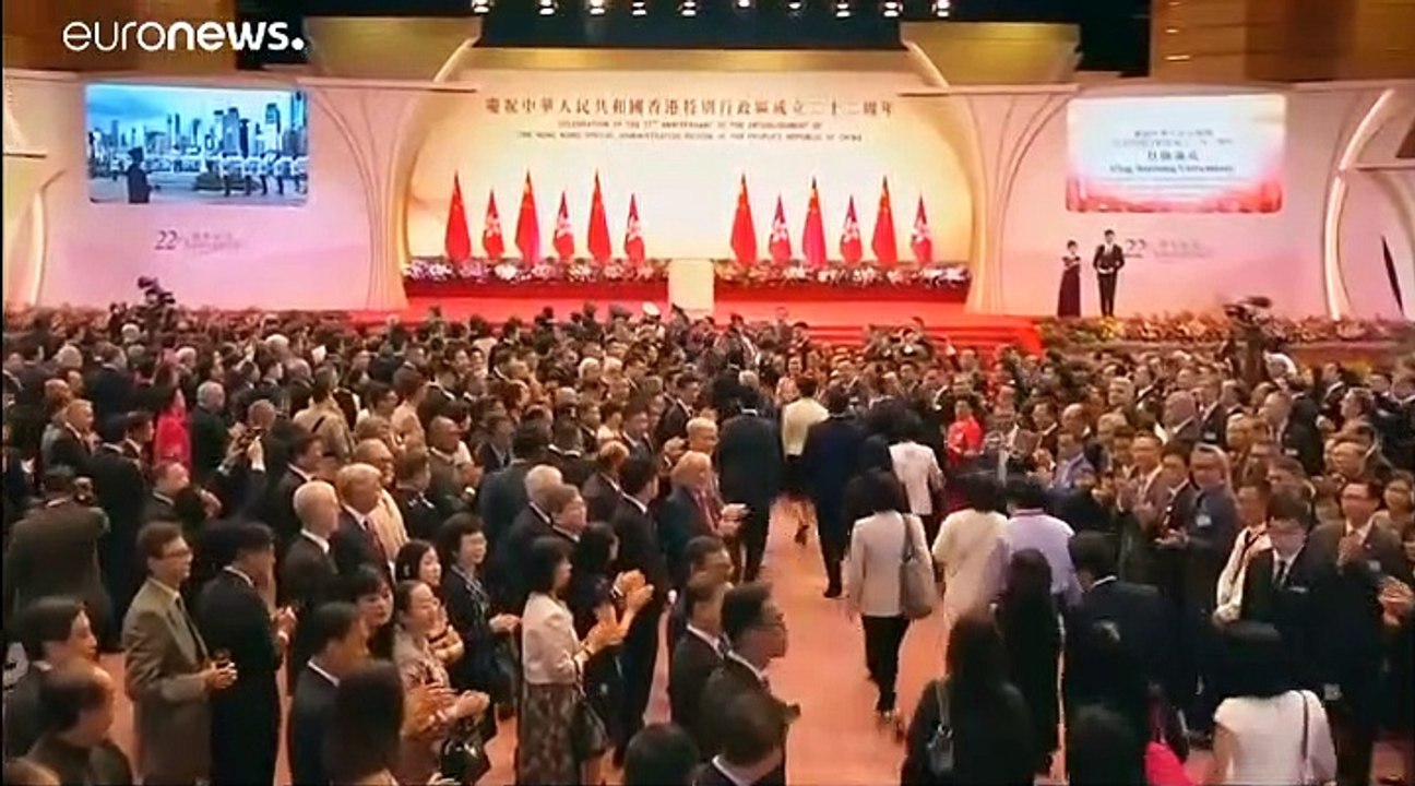 Власти Гонконга отзывают законопроект об экстра...