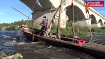 VIDÉO. 500 ans de la Renaissance et de Chambord : la périlleuse traversée des ponts d'Amboise en bâteau