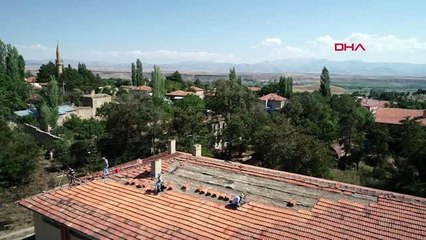 Kayseri veliler el ele verdi, okulu tamir edip boyadı