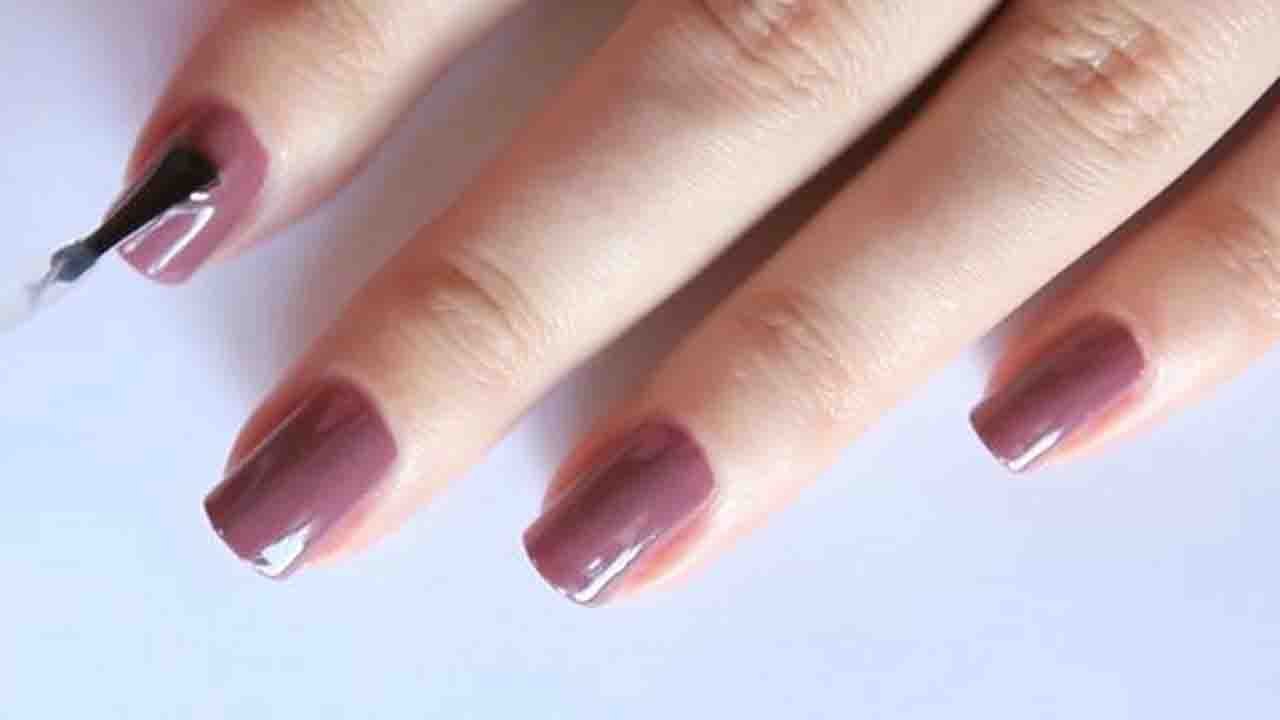 लंबे समय तक नाखूनों पर टिकी रहेगी नेल पेंट, अपनाएं ये टिप्स | Nail Paint for Long Time | Boldsky