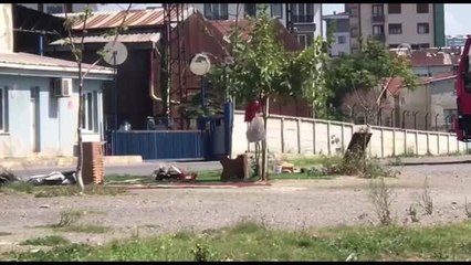 Kartal'da şüpheli paket fünyeyle patlatıldı