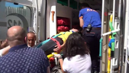Kontrolden çıkan otomobil 3 metrelik duvardan uçtu: 2 yaralı