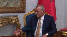 Zyrtari i lartë i DASH në Tiranë për krizën - News, Lajme - Vizion Plus