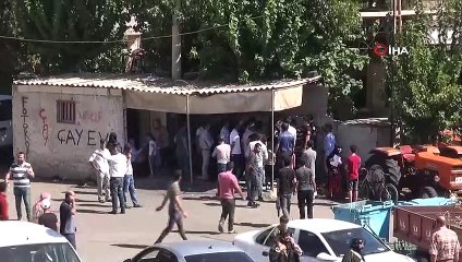 “Kanada’ya Mülteci Alınacak” Yalanı Suriyelileri Valilik Binasına Akın Ettirdi iha