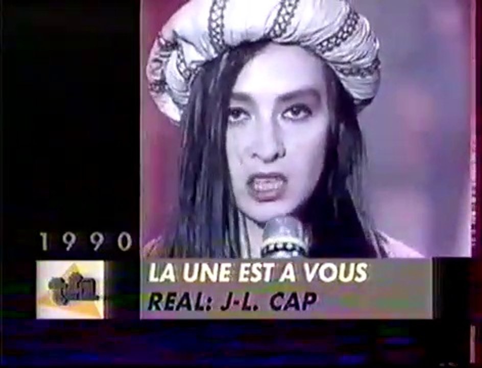 Rita Mitsouko - Catherine Ringer perd une dent en direct - 1990