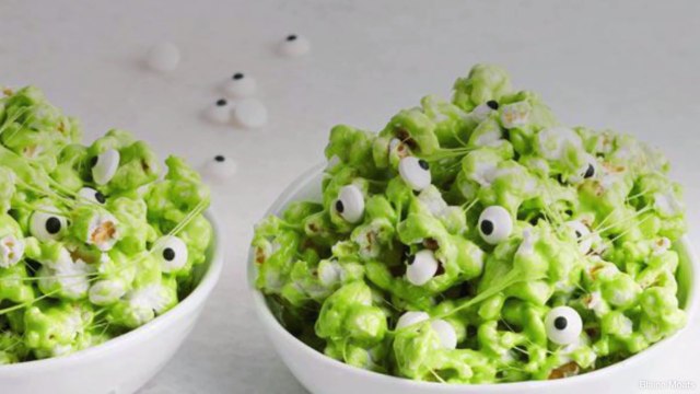 4 Quick and Easy Halloween Treats Kids Can Help Make