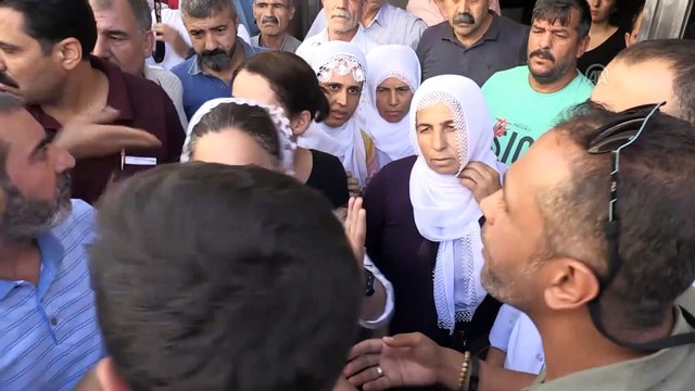 Oturma eylemi yapan Diyarbakır annelerine destek ziyareti (2) - DİYARBAKIR