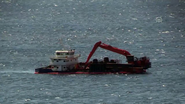 Bozcaada'da su alınca karaya oturtulan gemi yüzdürüldü - ÇANAKKALE