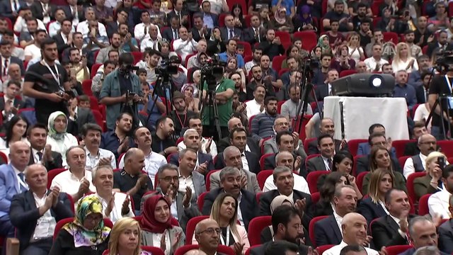 Cumhurbaşkanı Erdoğan: 'Faize alerjim var, yüksek faize karşıyım. Şu anda yeniden faizde düşüş başladı, enflasyon da düştü. Politika faizi daha da düşecek' - SİVAS