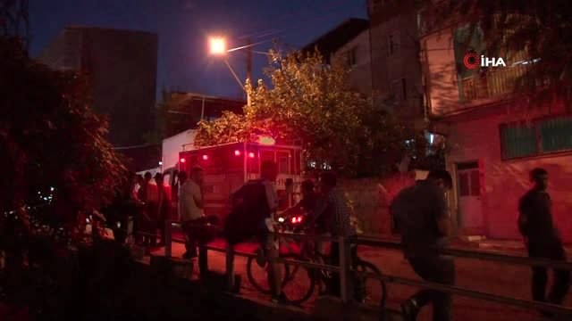 İzmir'de cinayet zanlılarının evi kundaklandı