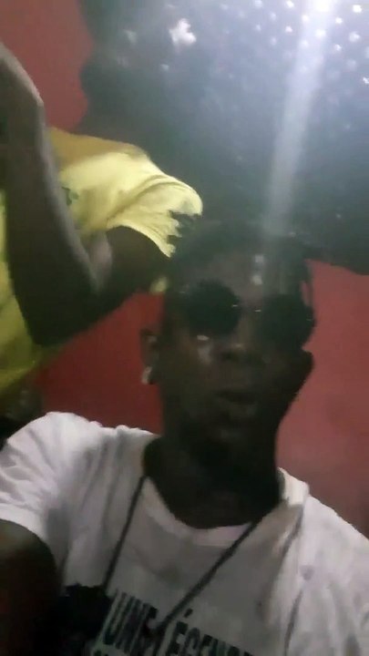 Tenor en studio pour rendre hommage à DJ ARAFAT