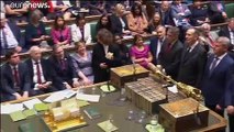 Parlamento recusa antecipar eleições no Reino Unido