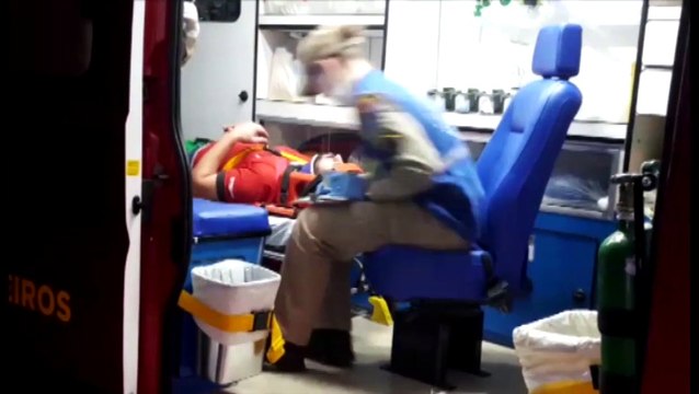 Carro e moto batem no Bairro Universitário e jovem fica ferido