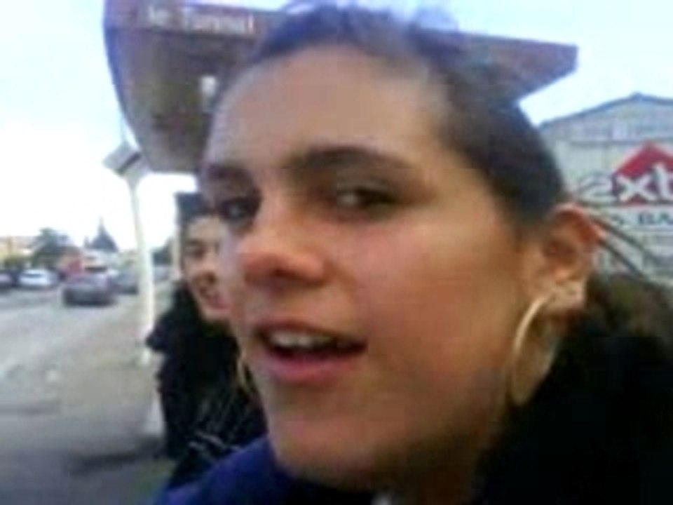 Cindy éssaye de fer le cheval ptdr