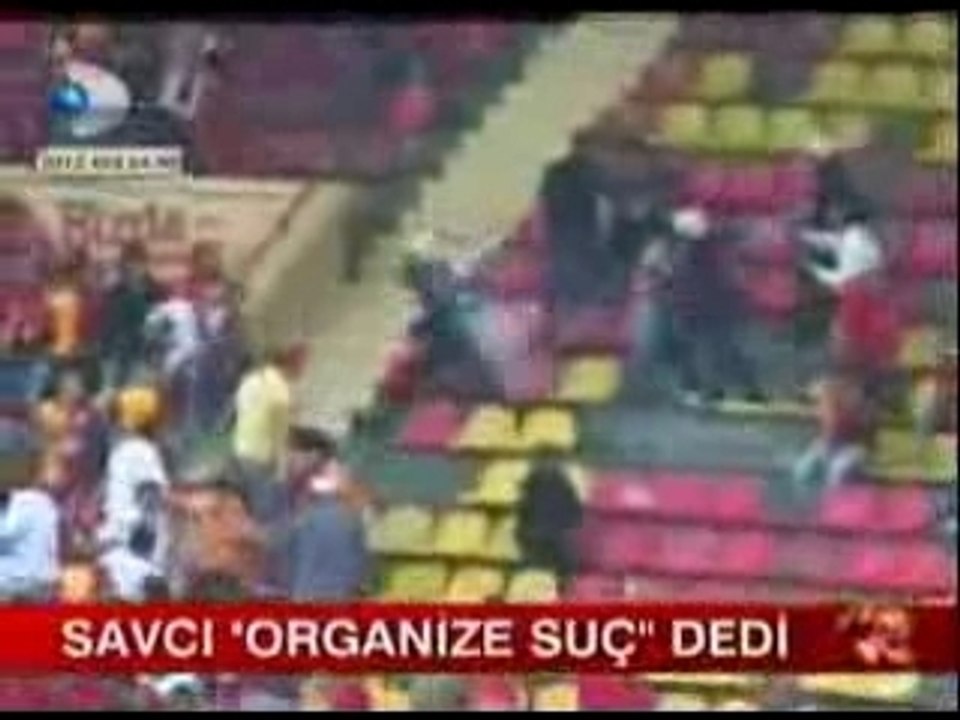 HOOLIGANS FIGHT - 2 ! GALATASARAY vs FENERBAHCE !