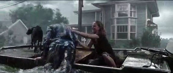 Predadores Assassinos Filme Clipe -  Inundação