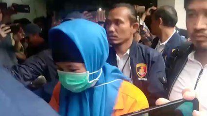 Suasana Rekonstruksi Kasus Istri Bakar Suami dan Anak Tiri di Apartemen Kalibata City