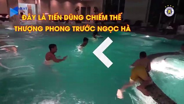 Bùi Tiến Dũng tinh nghịch ở bể bơi sau chiến thắng của Hà Nội trước Altyn Asyr | HANOI FC