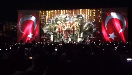 100. yıl heyecanı, kongre binasının duvarlarında sergilendi