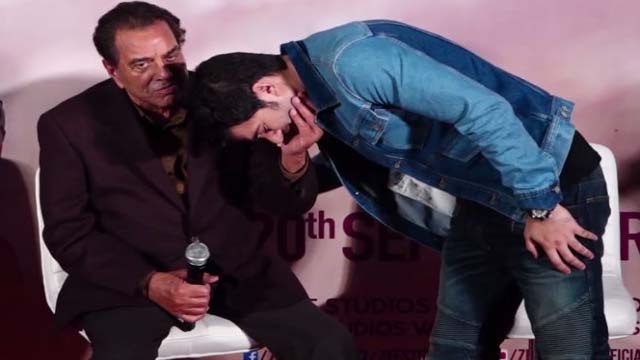 Sunny Deol's son Karan Deol touches Dharmendra's feet at Pal Pal Dil Ke Paas launch | FilmiBeat