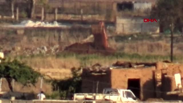 Şanlıurfa pkkypg'li teröristler, sınırda hendek ve tünel kazıyor