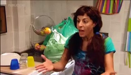 LA QUE SE AVECINA Raquel y Nines Anunciando FAIRY Ultra Caps -