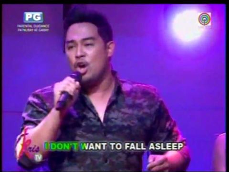 Jed belts out 'I Don't Want To Miss A Thing'