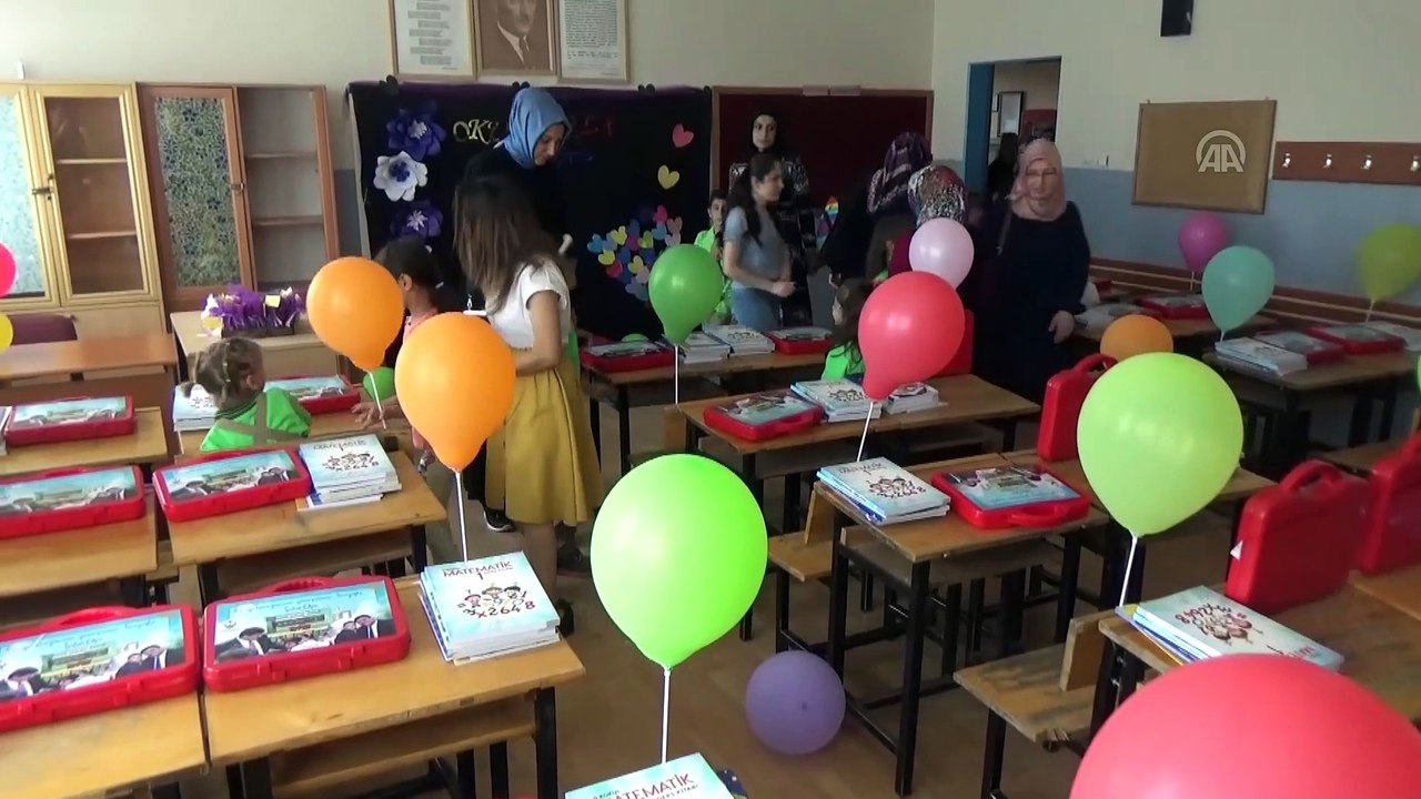Kahramankazan'da birinci sınıf öğrencilerine hediye sürprizi - ANKARA