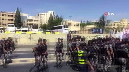 - Ürdün'de Öğretmenlerden Protesto