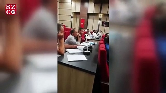 Güngören Belediye Meclisi’nde ‘pejmürde’ tartışması