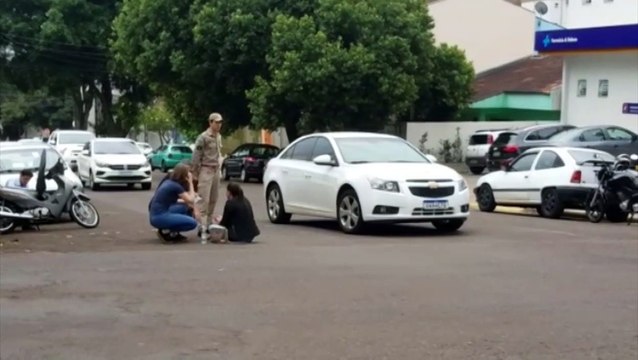 Jovem de 25 anos se fere em acidente na Rua Minas Gerais