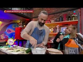 Cocina de solteros: ¡Wraps de pollo con salsa tzatziki! | Sale el Sol