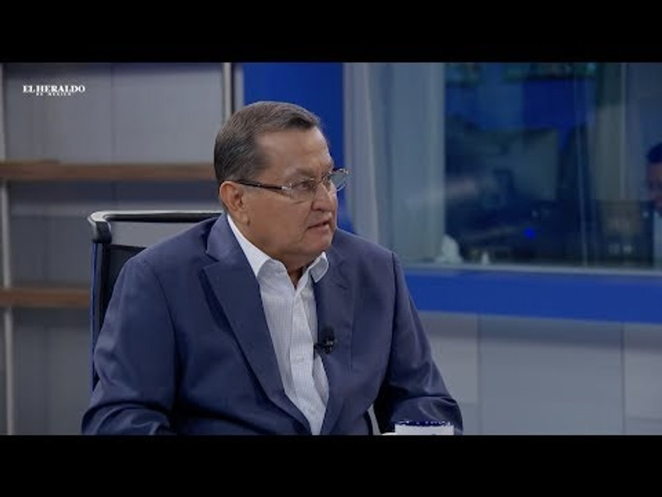 El futuro de la educación en México; Alberto Meneses en mesa de debate
