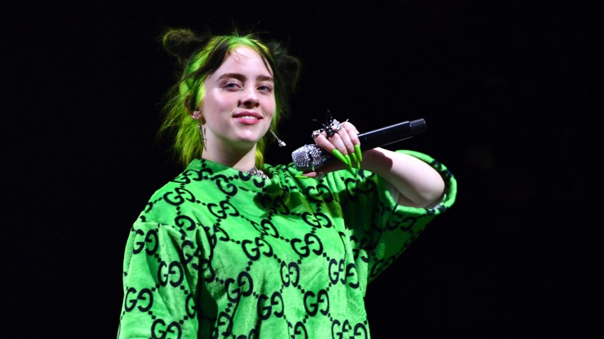 Billie Eilish Smiling Green Hair Wallpaper