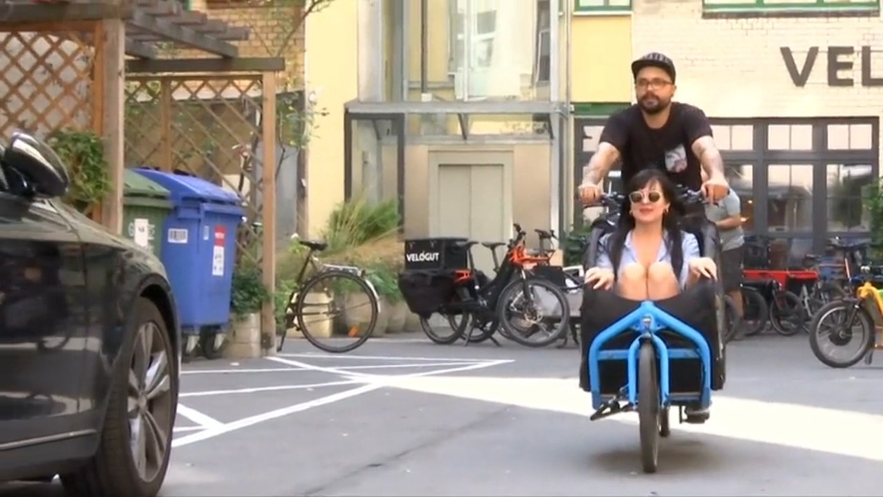 These Giant, Electric Tricycles Are Spreading In Germany video