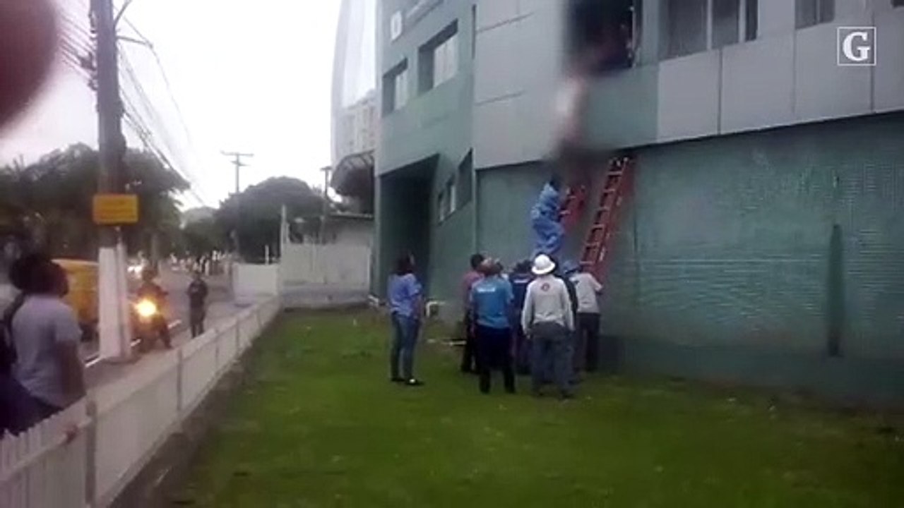 Paciente tenta fugir pela janela do Hospital Sã...