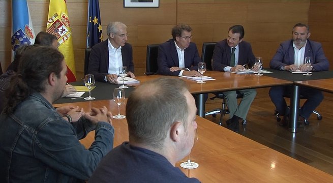 Feijóo se reúne con representantes del comité de empresa de Alcoa