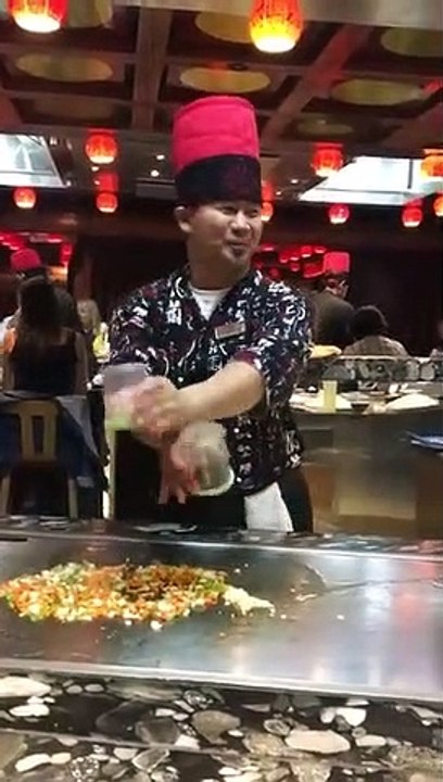 Un cuistot japonais vraiment très drôle et surdoué